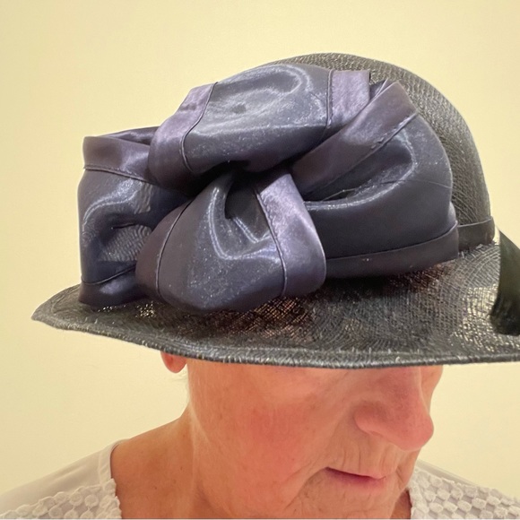 Elegant wide brim hat with satin band & large bow. Brim can be bent. - Picture 2 of 3